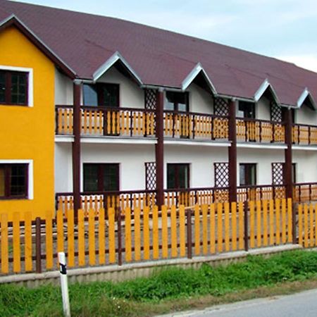 Motel Pod Stromisom Vlachovo Екстериор снимка